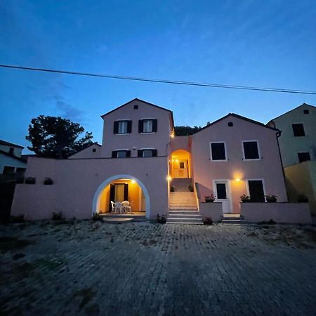 Olive Appartement Nerezine Buitenkant foto